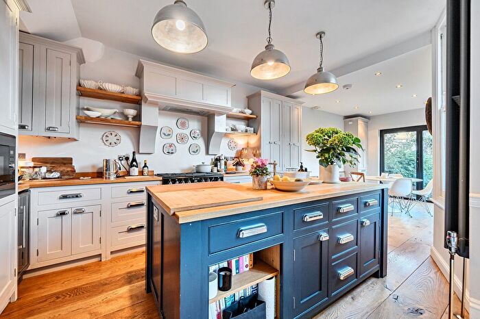 5 Bedroom Detached House For Sale In Warner Road, London, N8