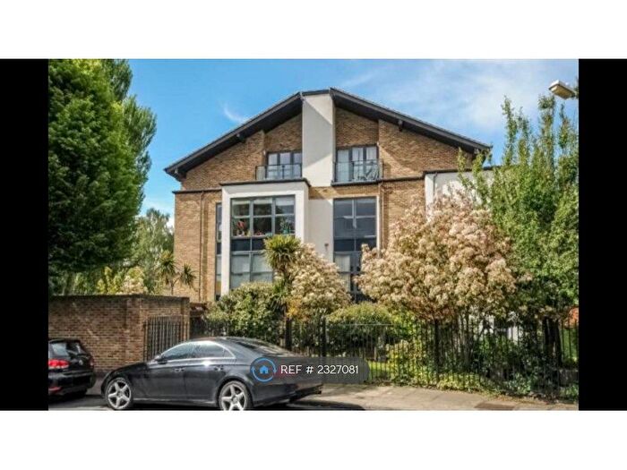 2 Bedroom Flat To Rent In Meadowcourt Road, London, SE3