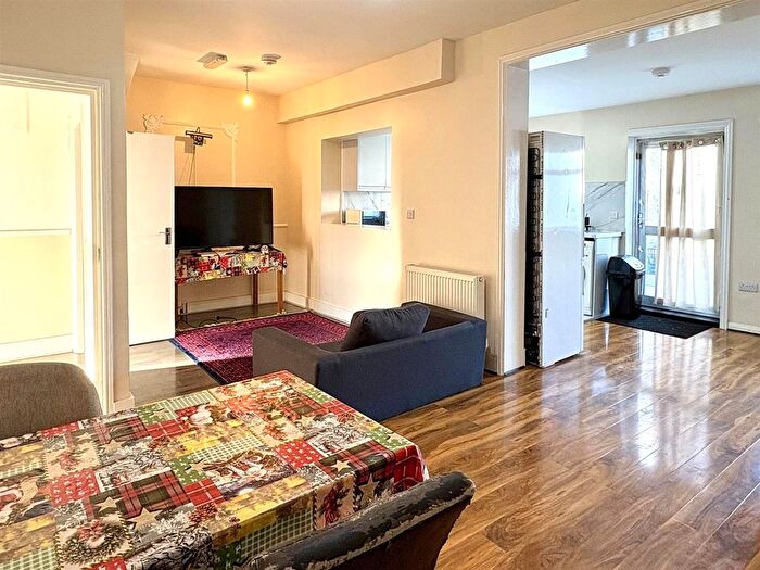 4 Bedroom Property To Rent In Kempton Road, East Ham, London, E6