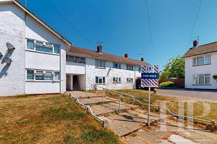 2 Bedroom Maisonette For Sale In Forester Road, Crawley, West Sussex, RH10