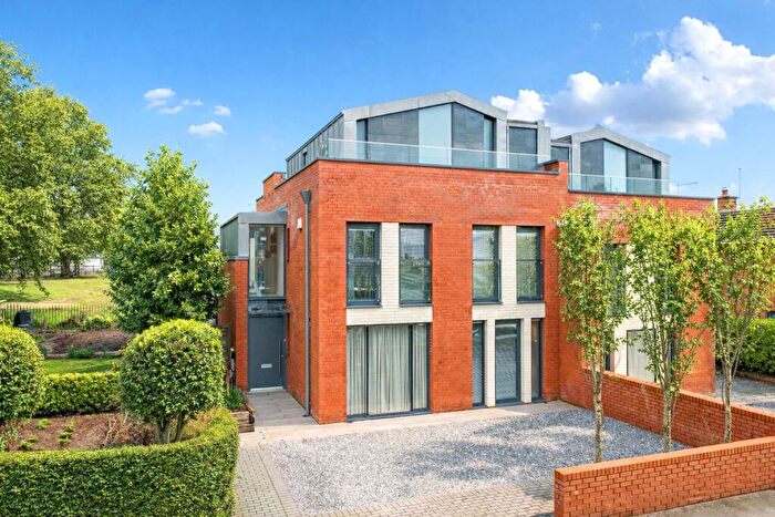 4 Bedroom Semi Detached House For Sale In St Leonards, Exeter, EX2