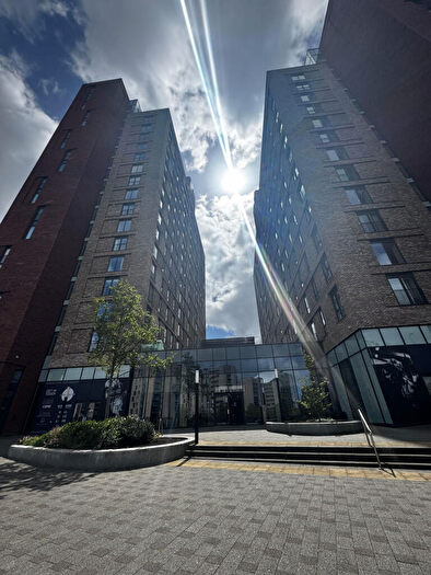2 Bedroom Apartment For Sale In No Old Trafford, Wharf End, Trafford Park, M17