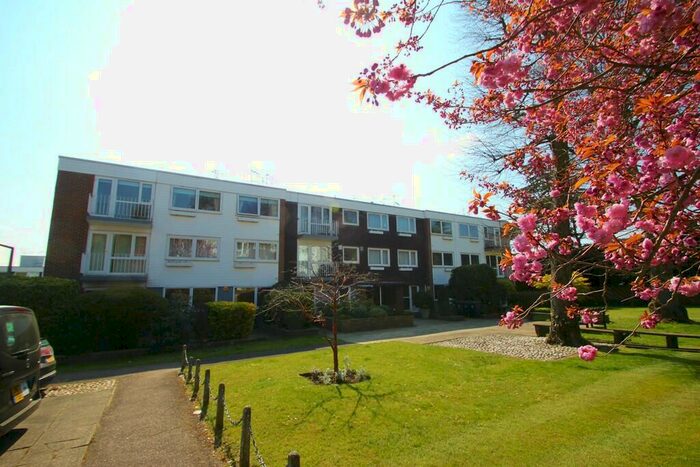 2 Bedroom Apartment To Rent In Greenhill, High Rd, IG9