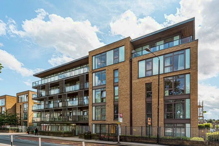 2 Bedroom Flat To Rent In Woolwich Road, London, SE10