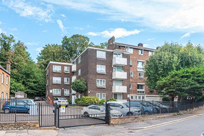 1 Bedroom Flat To Rent In Blackheath Hill, Greenwich, London, SE10