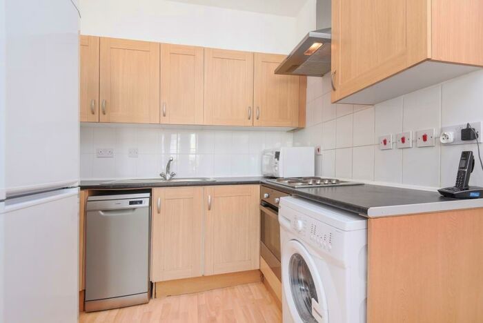 2 Bedroom Flat To Rent In Coleherne Road Chelsea, SW10