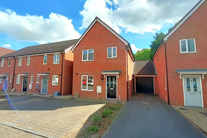 3 Bedroom Link Detached House For Sale In Cabot Close, Locks Heath, SO31