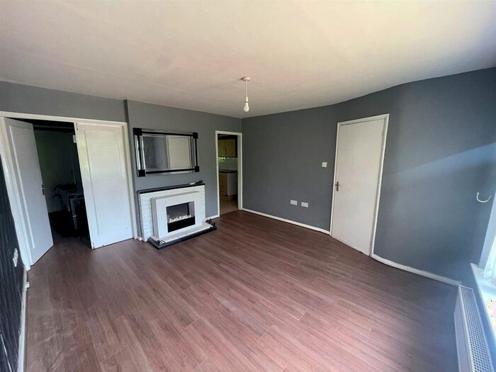 3 Bedroom Detached House To Rent In Cranmore Road, Wolverhampton, WV3