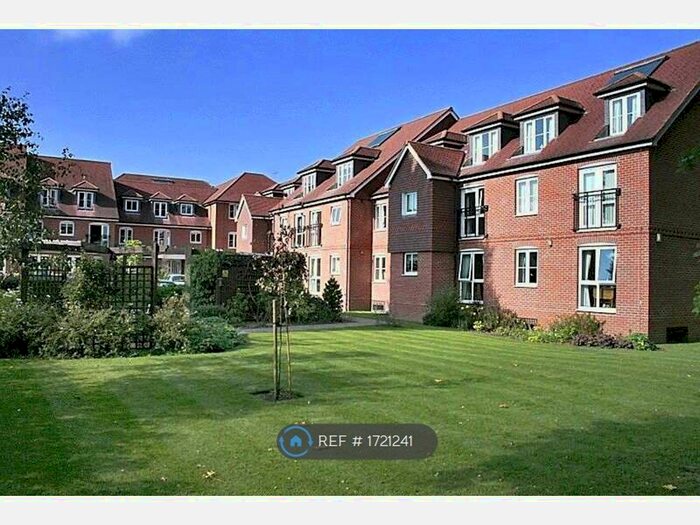 1 Bedroom Flat To Rent In Barnes Wallis Court, Byfleet, West Byfleet, KT14