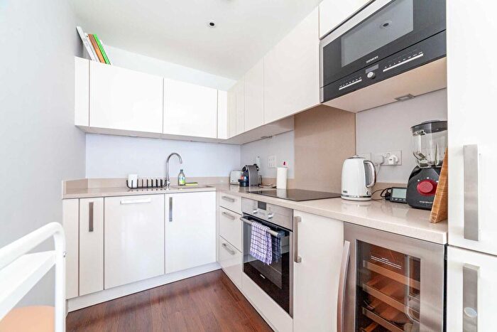 1 Bedroom Flat To Rent In Queensland Road, London, N7
