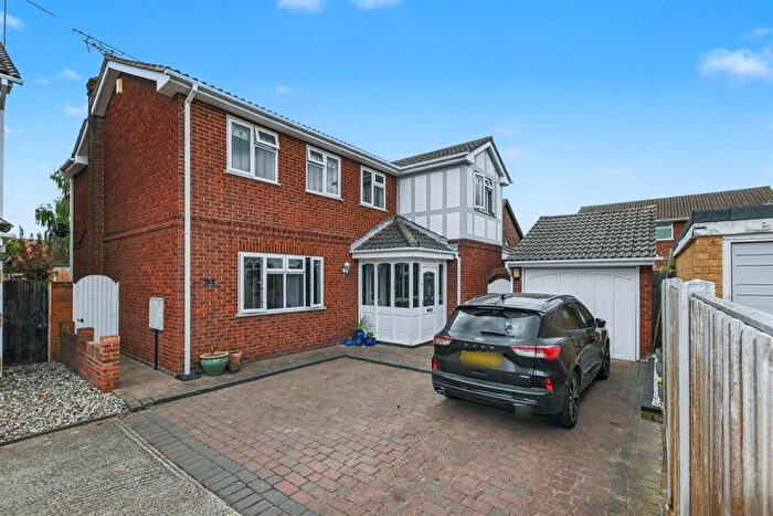 4 Bedroom Detached House For Sale In Sunningdale, Canvey Island, SS8
