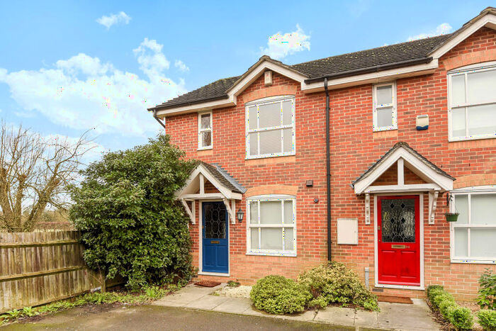 2 Bedroom Semi-Detached House To Rent In Church Lane, Marston, OX3