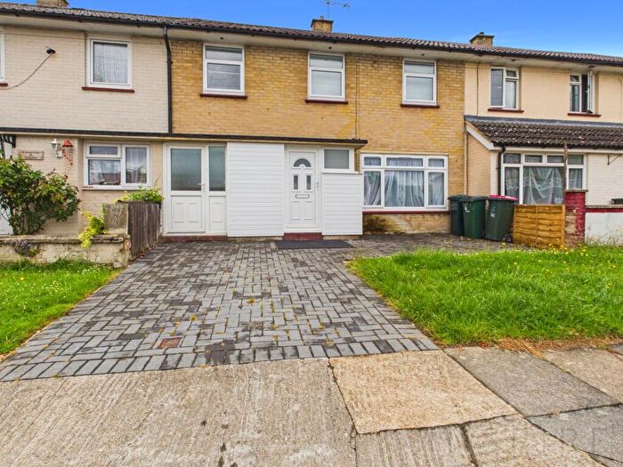 3 Bedroom Terraced House For Sale In Newark Road, Crawley, RH10