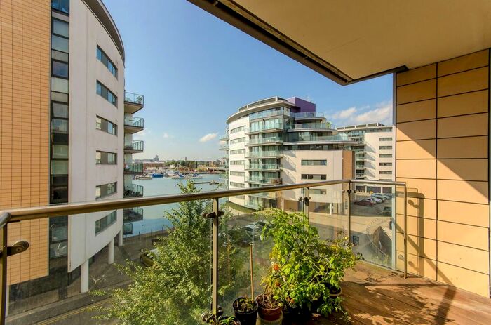 2 Bedroom Flat To Rent In Ebb Court, Gallions Reach, London, E16