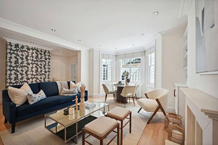 2 Bedroom Maisonette For Sale In Nevern Place, Earls Court, London, SW5
