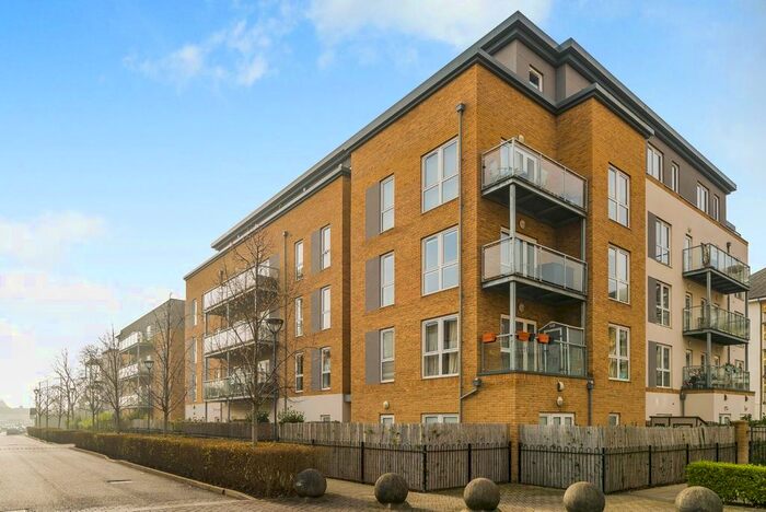 2 Bedroom Flat To Rent In Wintergreen Boulevard, West Drayton, UB7
