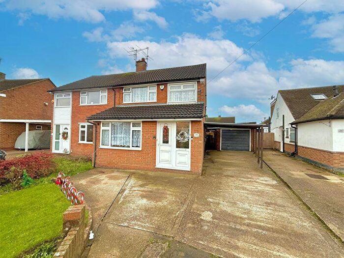 3 Bedroom Semi-Detached House For Sale In The Crescent, Caddington, LU1