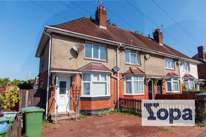 2 Bedroom End Of Terrace House For Sale In Blackthorn Road, Southampton, SO19