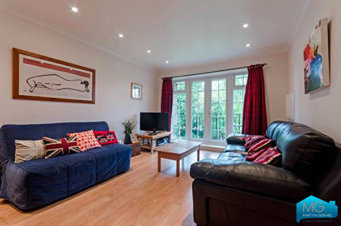 2 Bedroom Apartment To Rent In Swan Lane, Whetstone, London, N20