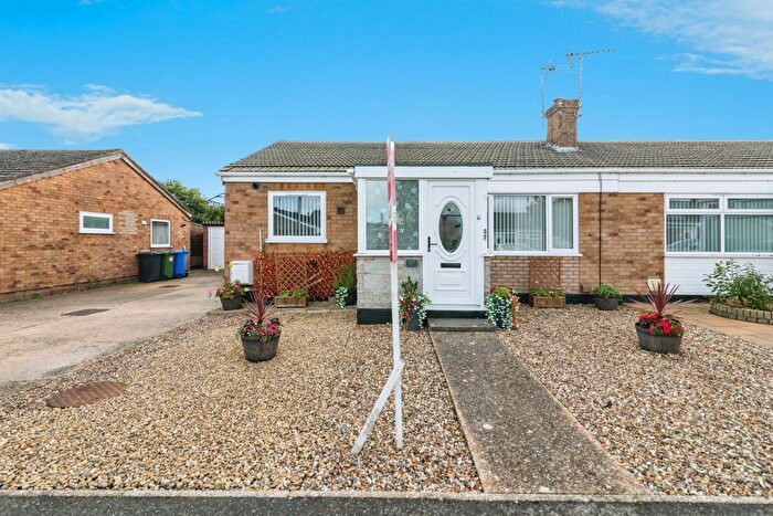 3 Bedroom Semi-detached Bungalow For Sale In Lloyds Avenue, Kessingland, Lowestoft, NR33