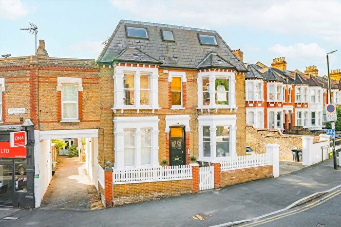 1 Bedroom Flat For Sale In Woodside, Wimbledon, SW19