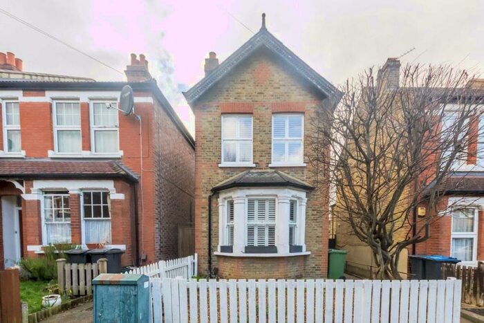2 Bedroom House To Rent In Ellerton Road, Surbiton, KT6