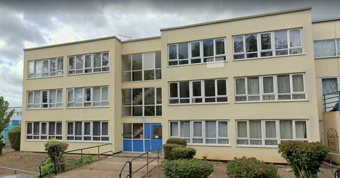 1 Bedroom Flat To Rent In Glamorgan Close, Mitcham, CR4