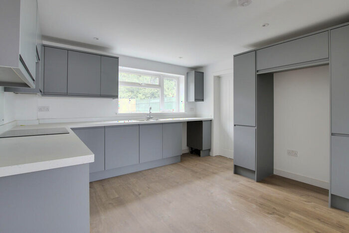 4 Bedroom Terraced House To Rent In Dewpond Close, St Neots, PE19