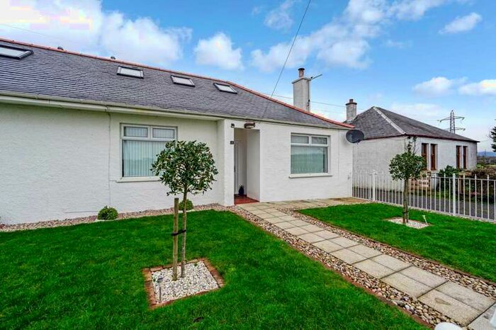 3 Bedroom Semi-Detached House To Rent In Auchans Road, Houston, PA6