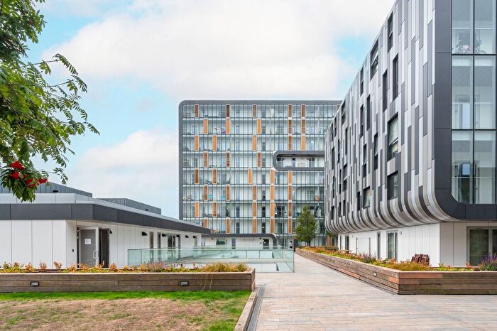 2 Bedroom Flat To Rent In Love Lane, Woolwich, London, SE18