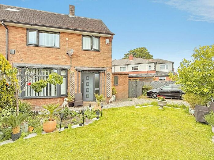3 Bedroom Semi-detached House For Sale In Swinnow Lane, Bramley, LS13
