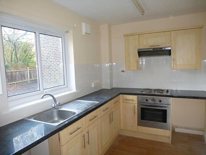 1 Bedroom Flat To Rent In Galsworthy Road, Norbiton, Kingston Upon Thames, KT2