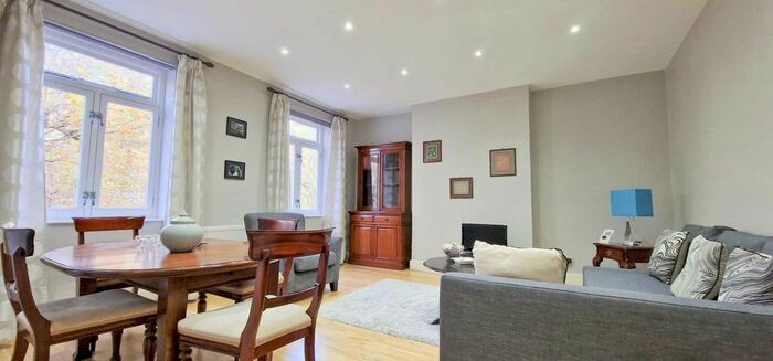 1 Bedroom Semi-detached House To Rent In Kennington Park Rd, Kennington, SE11