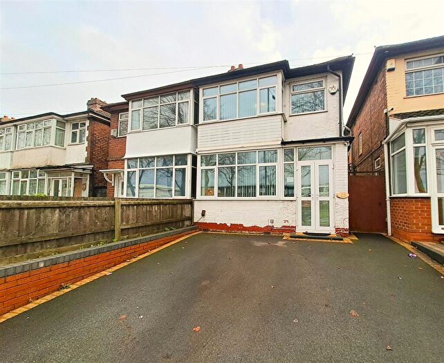 3 Bedroom Semi Detached House For Sale In Stockfield Road, Acocks Green, Birmingham, B27