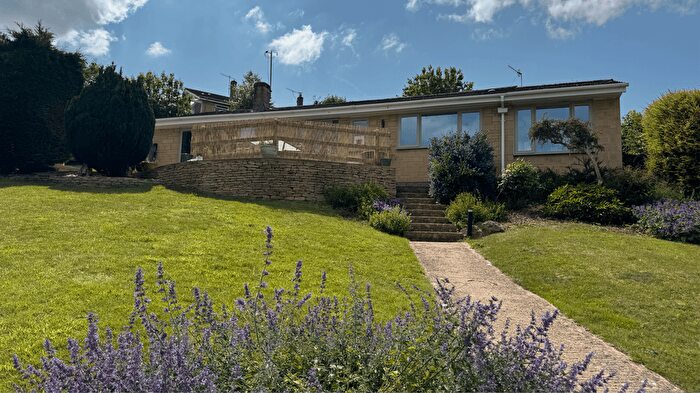 3 Bedroom Detached Bungalow For Sale In Homefield, Shortwood, Nailsworth, GL6