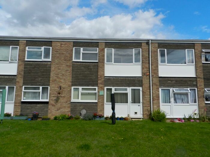 2 Bedroom Flat To Rent In Castle Avenue, Northampton, Northamptonshire, NN5