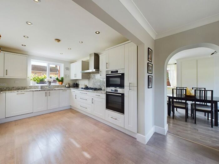 4 Bedroom Detached House For Sale In Vokes Close, Little Billing, Northampton, NN3