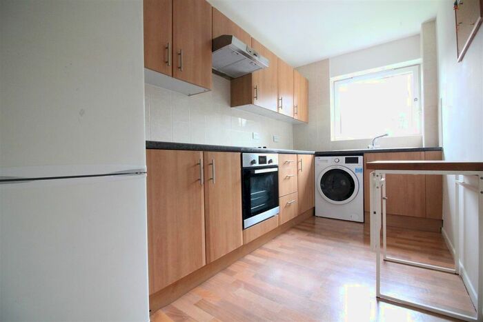 1 Bedroom Flat To Rent In Thamesvale Close, Hounslow, TW3