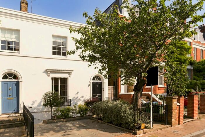 4 Bedroom Semi-Detached House To Rent In Old Palace Lane, Richmond, TW9