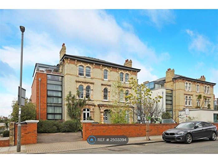 2 Bedroom Flat To Rent In Carlton Drive, London, SW15