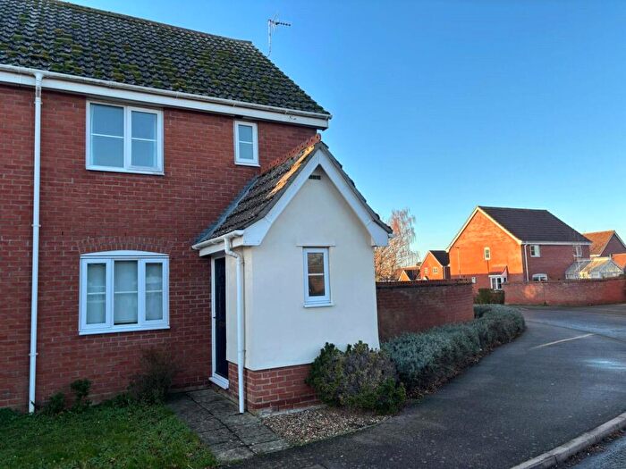 3 Bedroom House To Rent In Lewis Close, Hopton, IP22