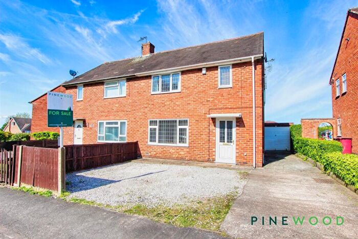 3 Bedroom Semi Detached House For Sale In Davenport Road, New Tupton, S42