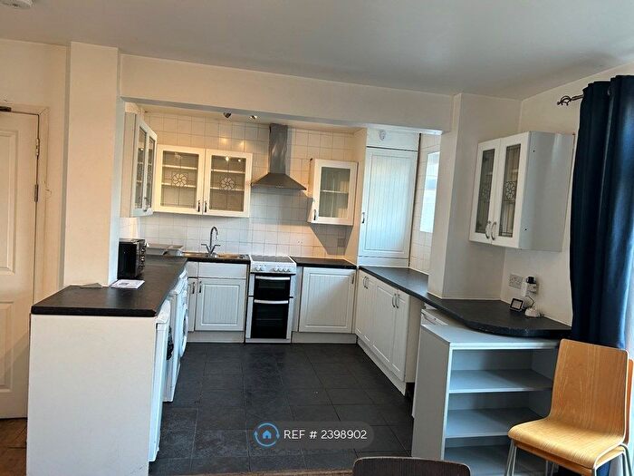 6 Bedroom Semi-Detached House To Rent In Cambridge Road, Kingston Upon Thames, KT1