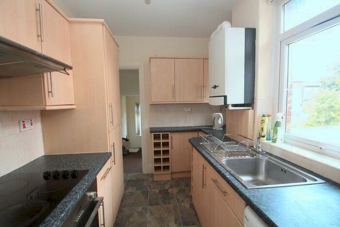 3 Bedroom Flat To Rent In Benfield Road, Newcastle Upon Tyne, NE6