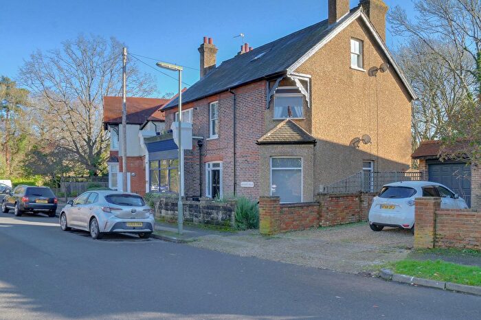 1 Bedroom Flat For Sale In Tower Road, Ashcroft House Tower Road, KT20