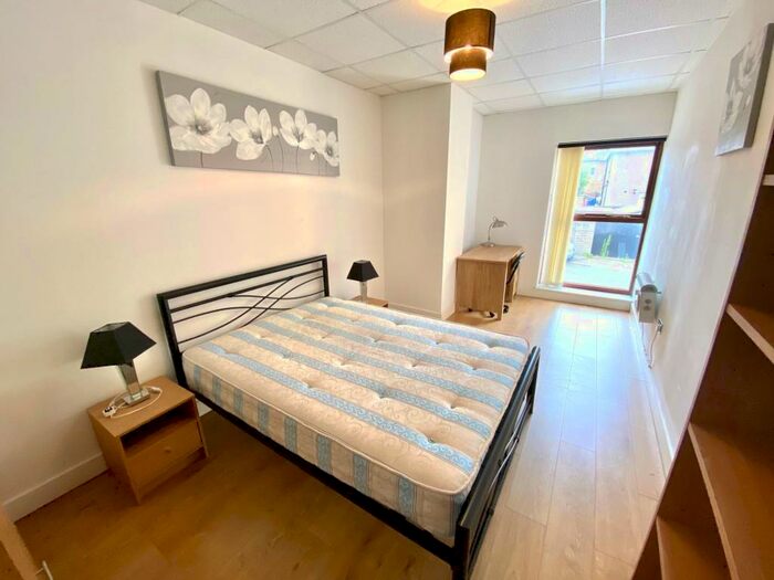 2 Bedroom Apartment To Rent In Common Road, Huddersfield, HD1