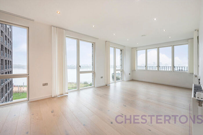 2 Bedroom Flat To Rent In Baillie Apartments, Lock Side Way, E16