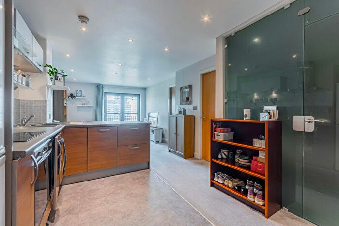 2 Bedroom Apartment For Sale In The Habitat, Woolpack Lane, Nottingham, Nottinghamshire, NG1