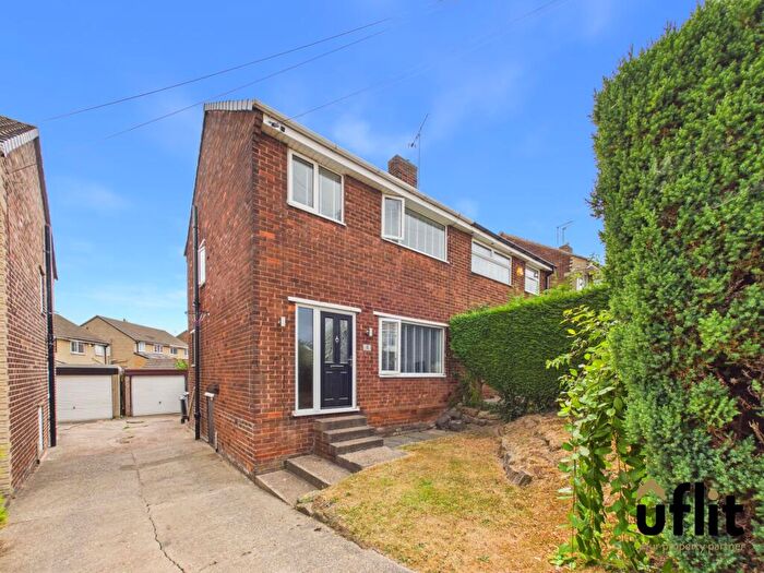 3 Bedroom Semi-Detached House For Sale In Sunnybank Crescent, Brinsworth, Rotherham, S60