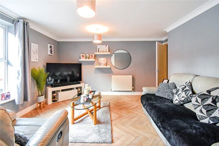 2 Bedroom Apartment For Sale In Thornycroft Close, Newbury, Berkshire, RG14